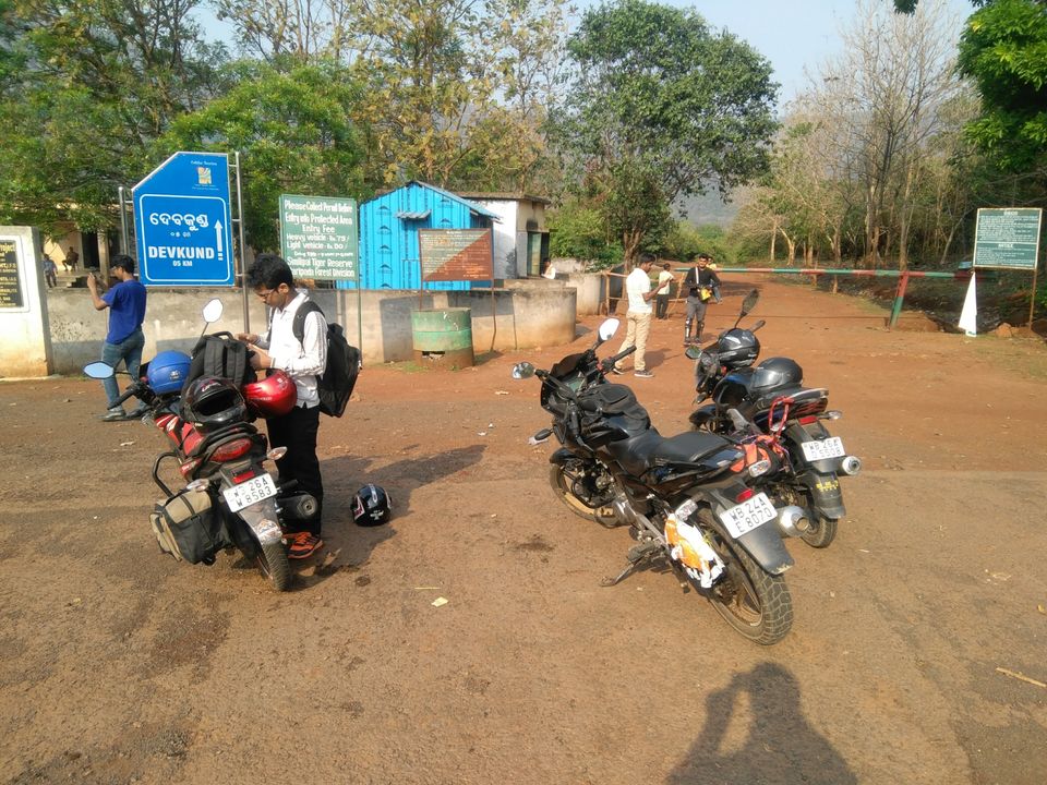 Photo of Road Trip to Simlipal national park, Devkund & Kurumbera fort (oddisha) in just 1500/- by Arijit Roy