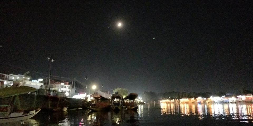 Photo of Dal Lake, Srinagar by Shivali A