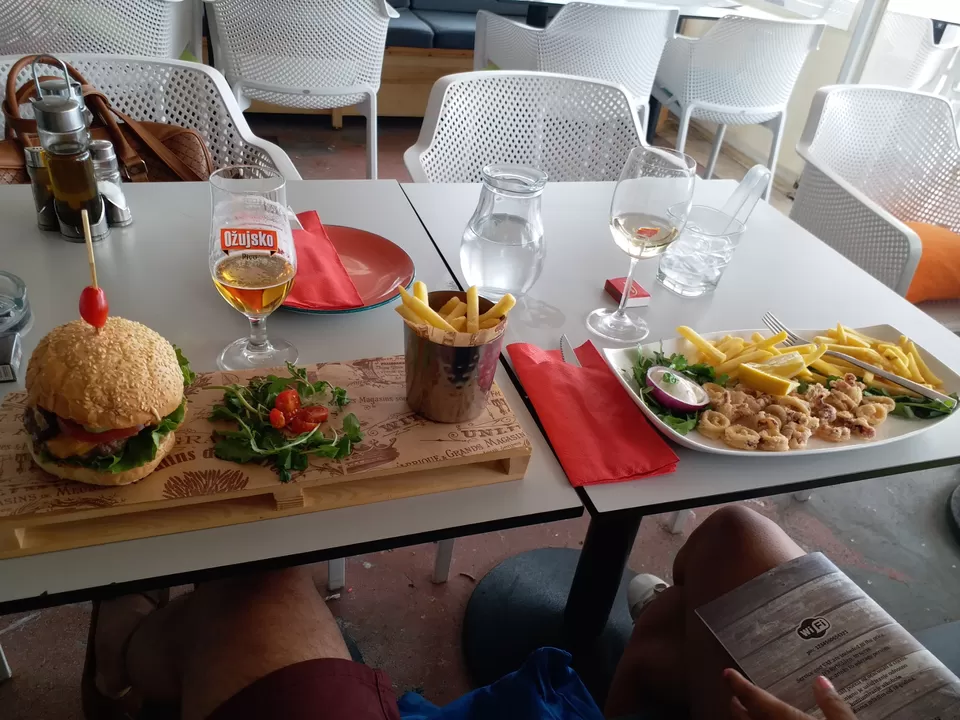Photo of Cafe Bar Dalton, Šetalište Petra Preradovića, Split, Croatia by Avnish@Ashru