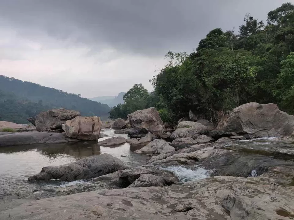 Photo of Valara Waterfalls, NH 49, Chillithodu, Kerala, India by Nidhi Verma