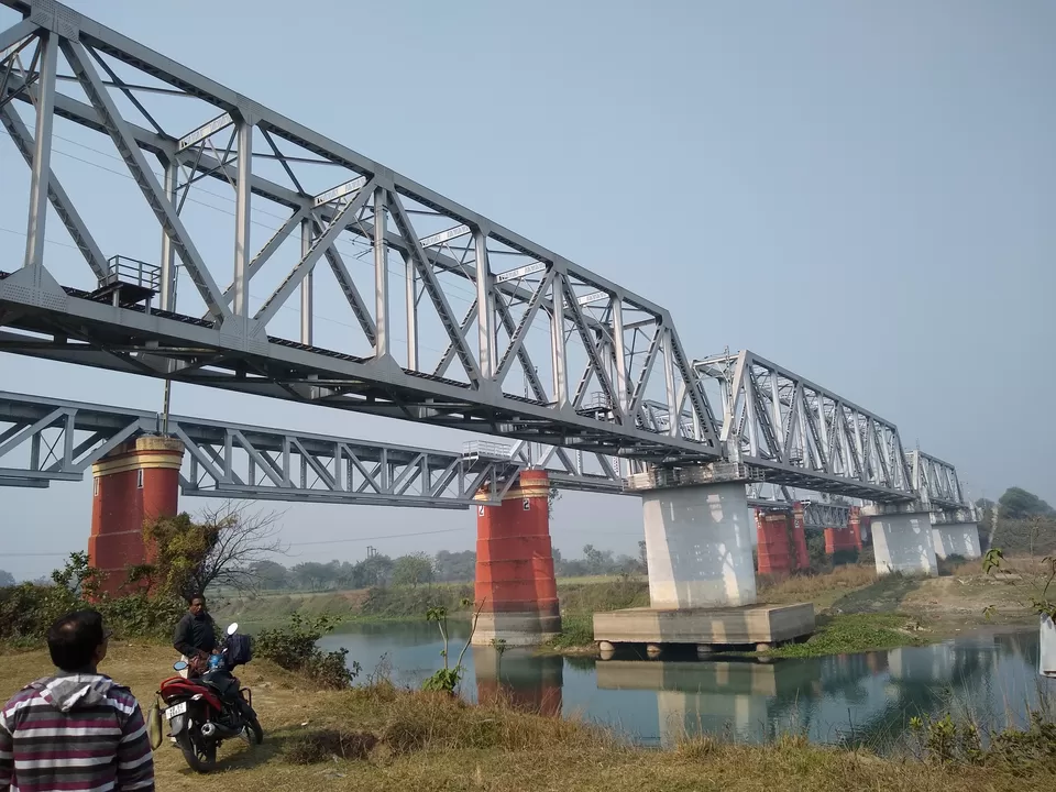 Photo of Rail Bridge, Rui Pukur P, West Bengal, India by Mangolik Pradhan