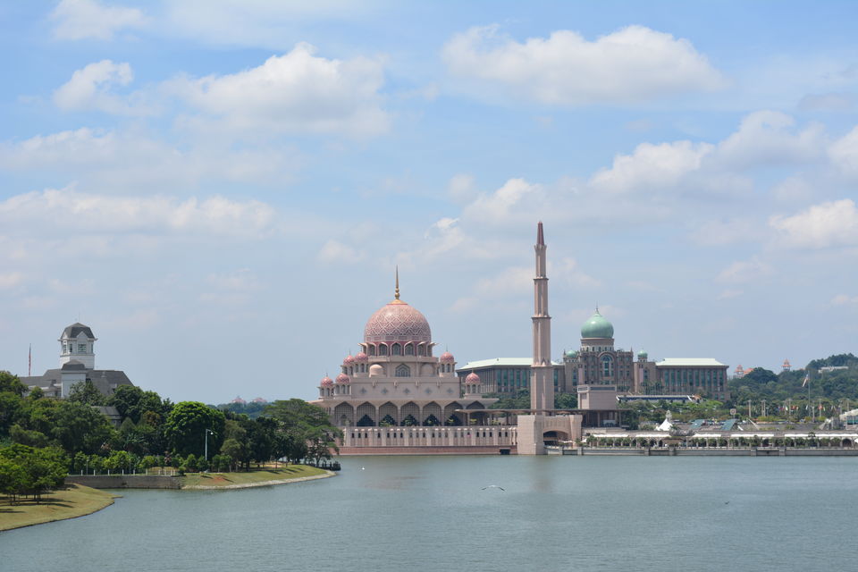 Photo of 3 Countries,1 Week: Skyscrapers, Temples, Towers and Volccano Trek by Naveen Issac Immanuel