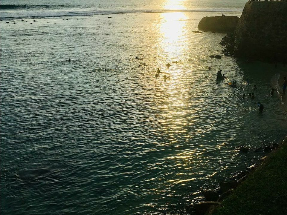 Photo of Unawatuna Beach, Sri Lanka by Isa Taariq