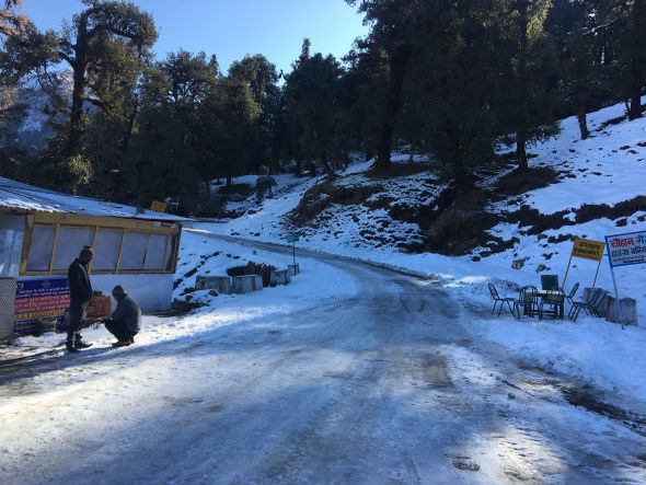 Photo of The Best Winter Trek For Beginners Tungnath Chandrashila Trek 2/10 by Mountain Balak