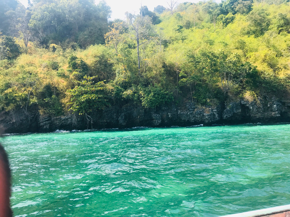 Photo of Krabi, Thailand by Globetrotter’s Confessions