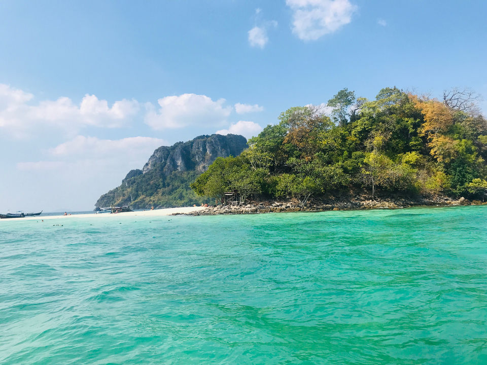 Photo of Krabi, Thailand by Globetrotter’s Confessions