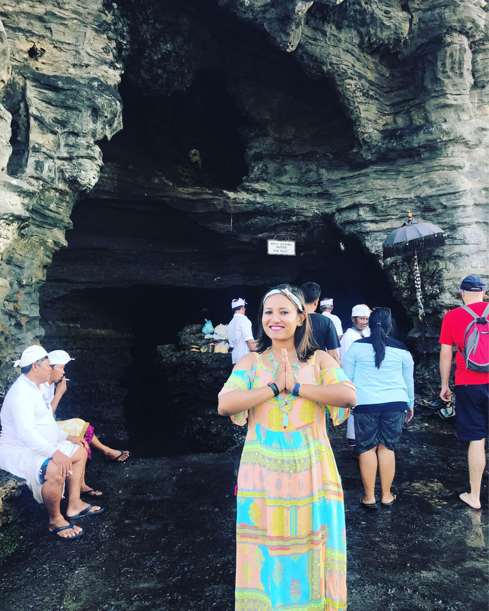 Photo of Tanah Lot, Beraban, Tabanan Regency, Bali, Indonesia by Globetrotter’s Confessions