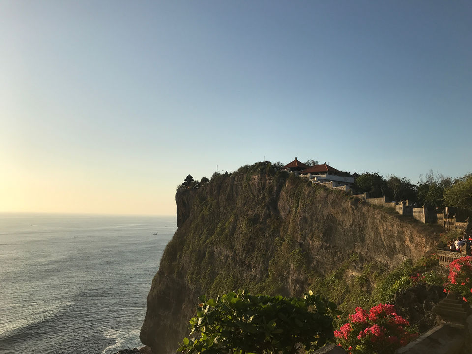 Photo of Uluwatu Temple, Pecatu, Badung Regency, Bali, Indonesia by Globetrotter’s Confessions