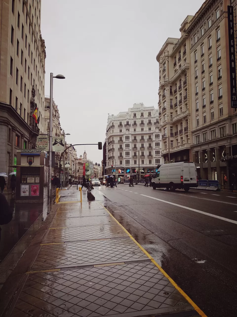 Photo of Calle Gran Vía, Madrid, Spain by Globetrotter’s Confessions 