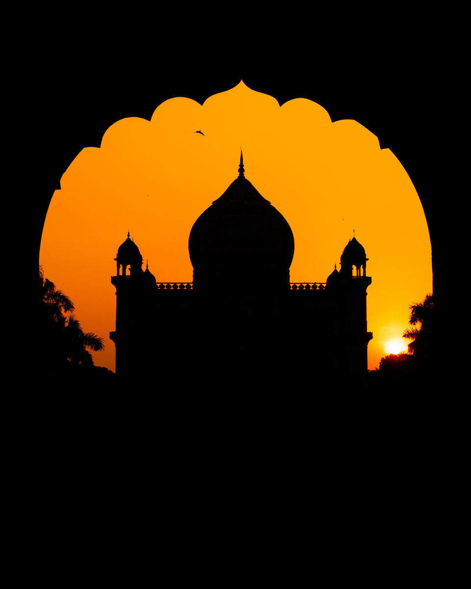 Photo of Safdarjung Tomb, Airforce Golf Course, Delhi Race Club, New Delhi, Delhi, India by Aarohan Tiwari
