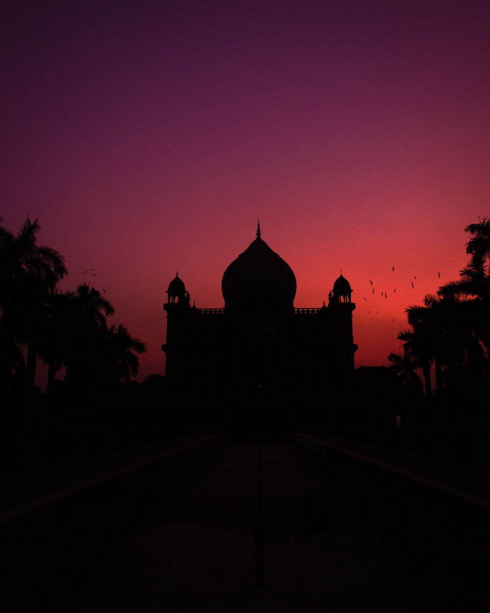 Photo of Socially Distance Yourself at This Elegant Mausoleum Located in the Heart of Delhi by Aarohan Tiwari