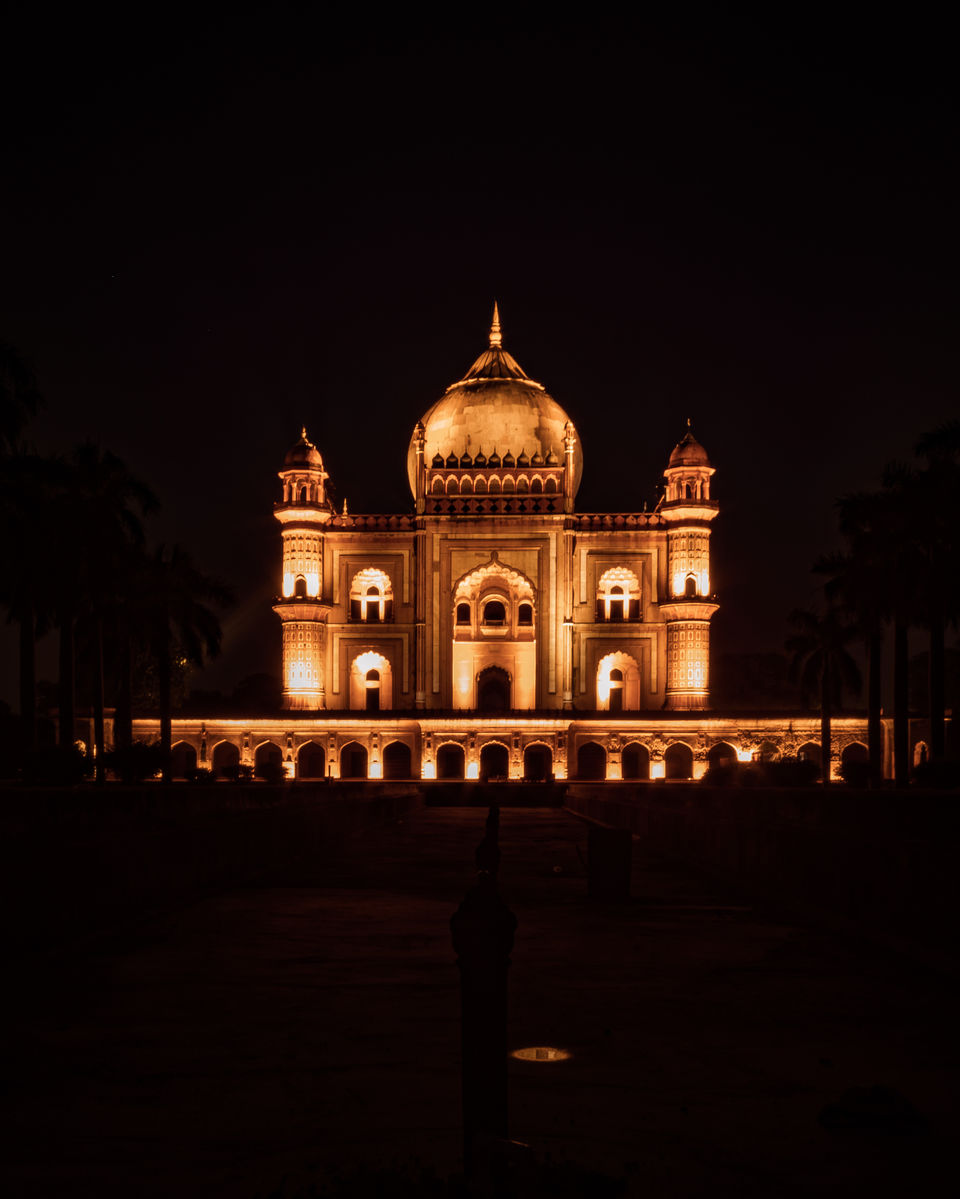 Photo of Socially Distance Yourself at This Elegant Mausoleum Located in the Heart of Delhi by Aarohan Tiwari