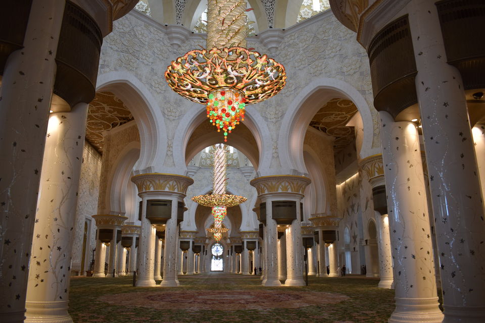 Photo of Sheikh Zayed Mosque - Abu Dhabi - United Arab Emirates by Shruthi