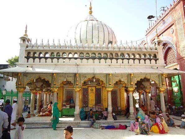 Photo of Hazrat Nizamuddin Dargah Baoli, Nizamuddin, Nizammudin West Slum, Nizamuddin West, New Delhi, Delhi, India by Rohit Prajapati (Aaric)