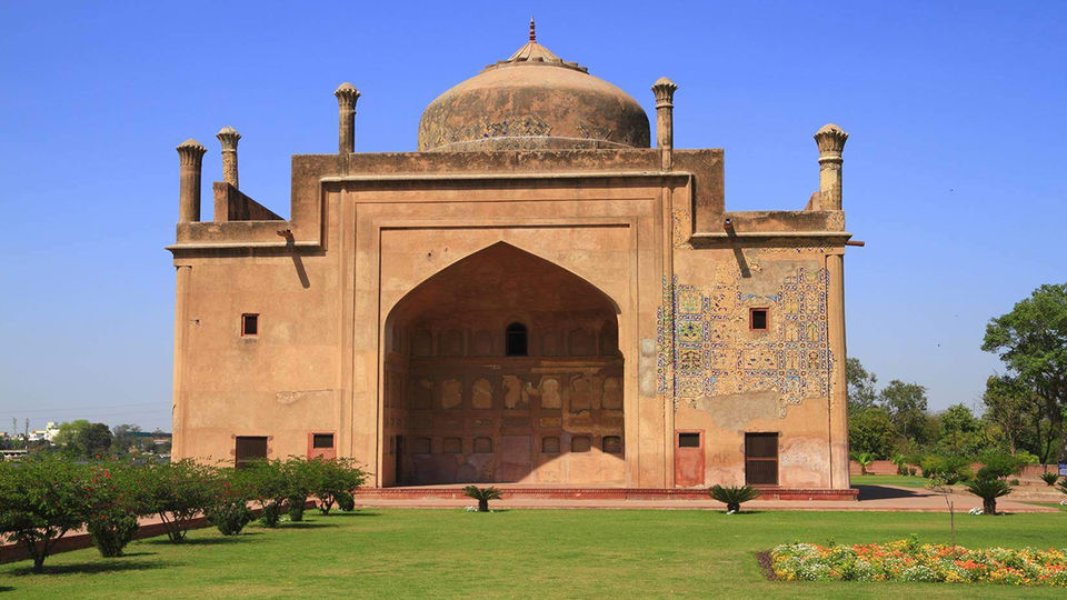 Photo of Chini Ka Rauza, Katra Wazir Khan, Agra, Uttar Pradesh, India by Rohit Prajapati (Aaric)