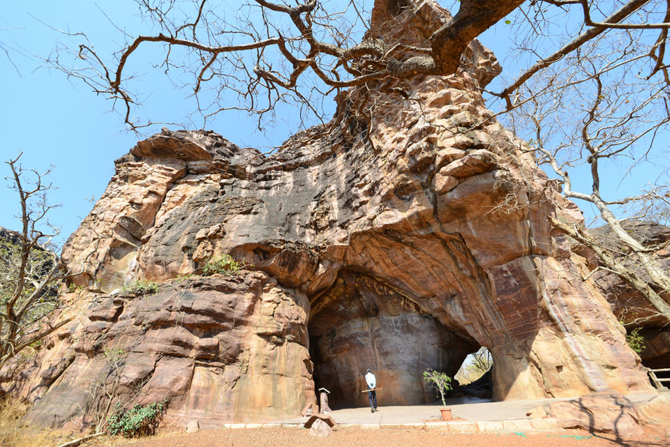 Photo of Bhimbetka rock shelters, Bhojpur Raisen, Madhya Pradesh, India by Rohit Prajapati (Aaric)