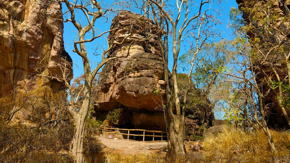 Photo of Bhimbetka rock shelters, Bhojpur Raisen, Madhya Pradesh, India by Rohit Prajapati (Aaric)