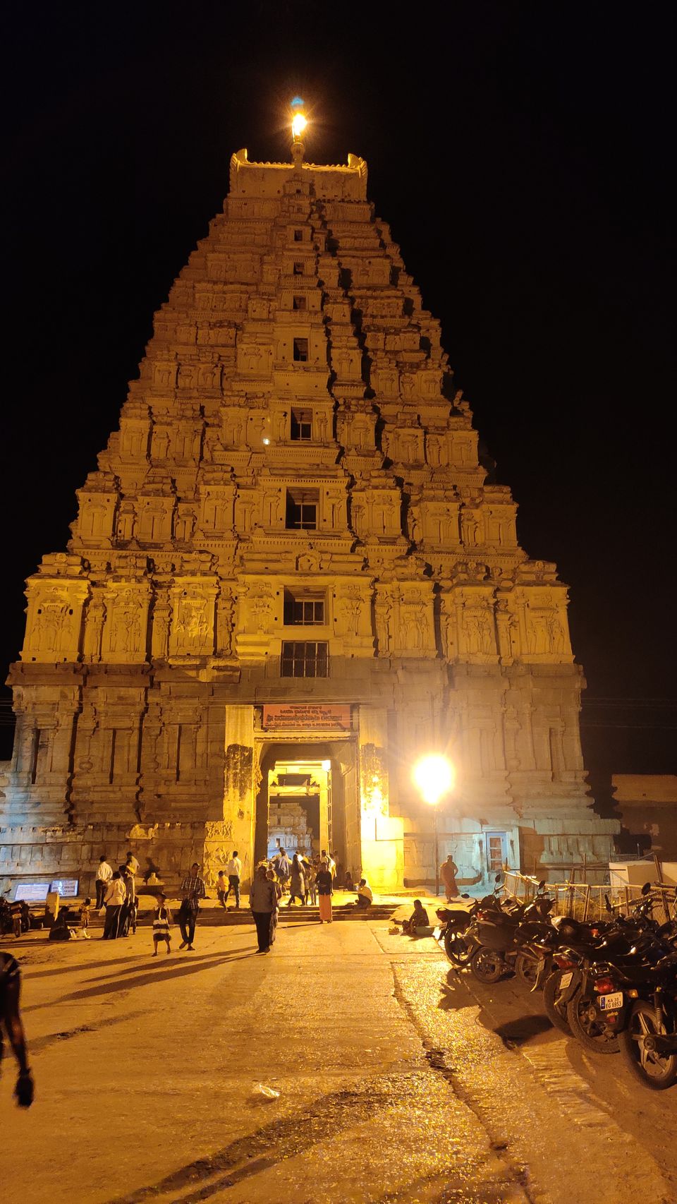 Photo of Virupaksha Temple, Hampi, River Road, Hampi, Karnataka, India by Omkar Kulkarni