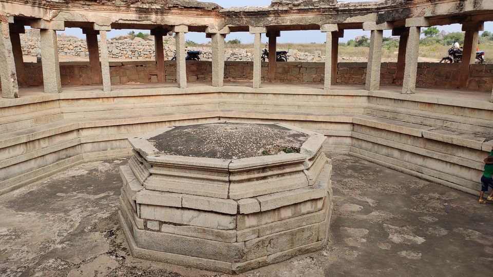 Photo of Octagonal Bath, Hampi, Karnataka, India by Omkar Kulkarni