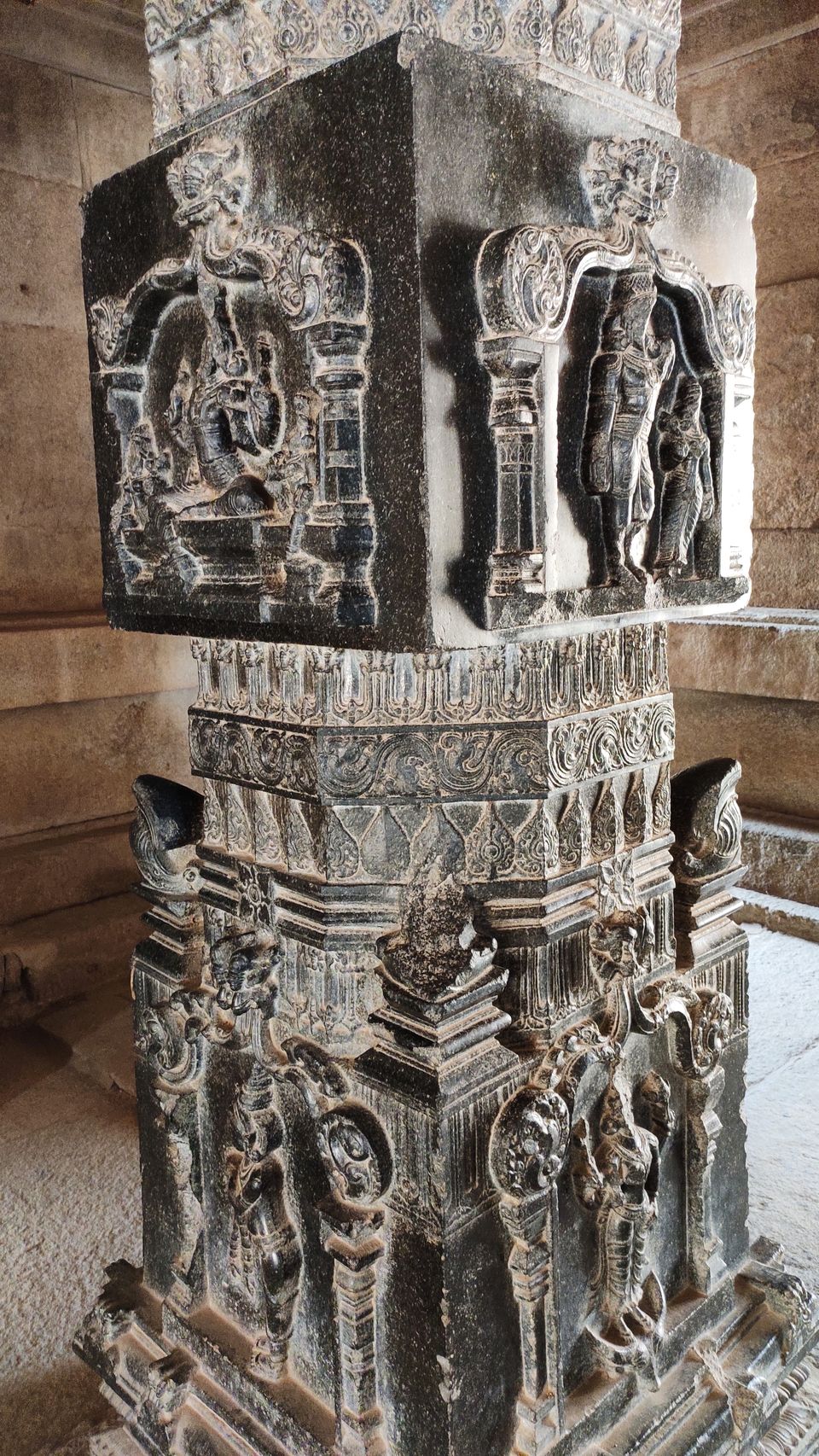 Photo of Hazara Rama Temple, Karnataka, India by Omkar Kulkarni
