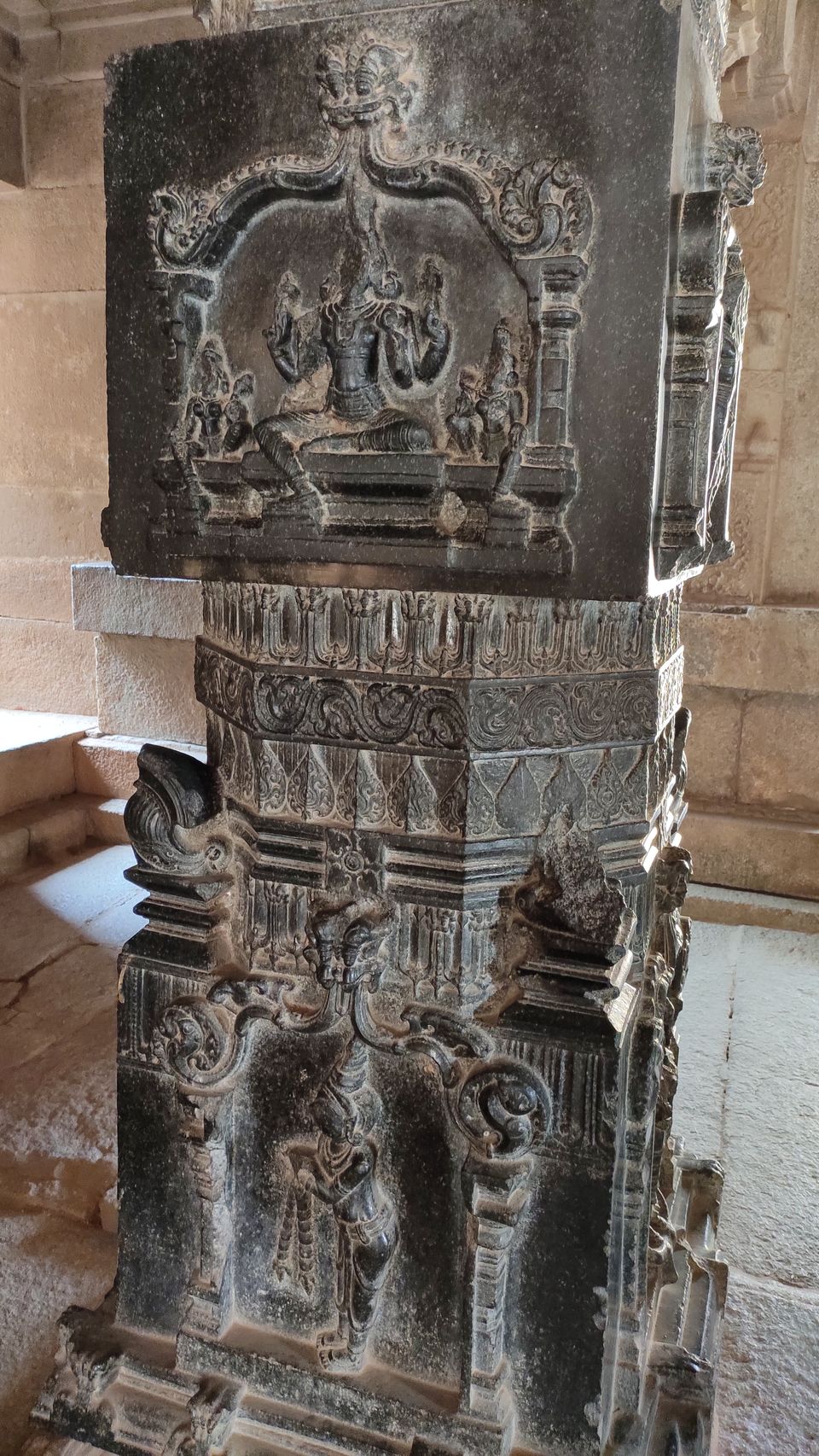 Photo of Hazara Rama Temple, Karnataka, India by Omkar Kulkarni