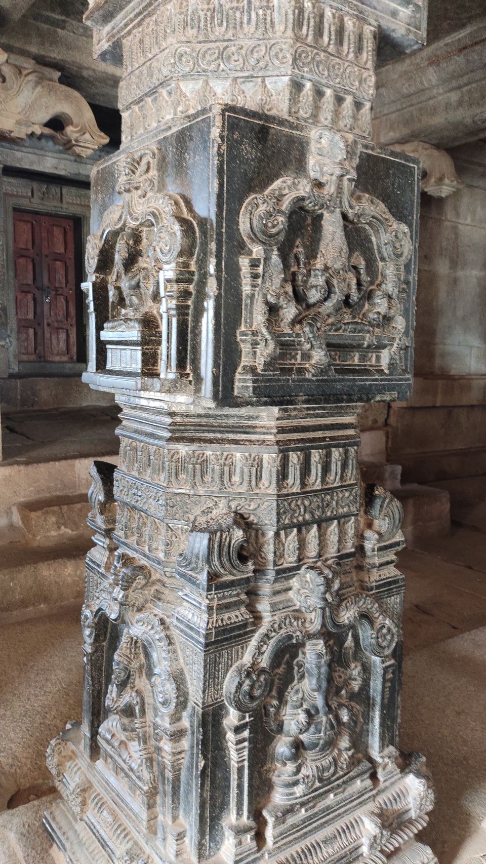 Photo of Hazara Rama Temple, Karnataka, India by Omkar Kulkarni