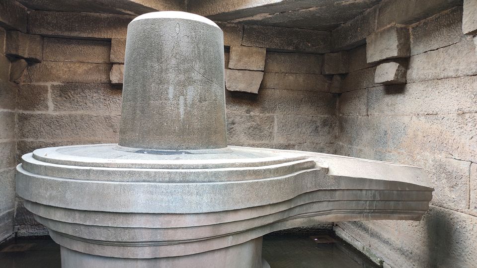 Photo of Badavilinga Temple, Hampi, Karnataka, India by Omkar Kulkarni