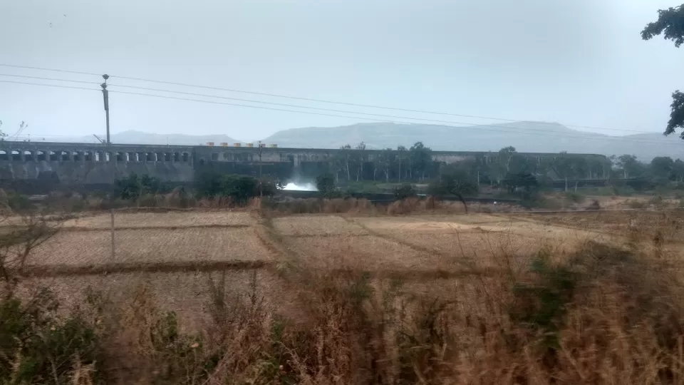 Photo of Bhatghar Dam Backwater, Pune, Maharashtra, India by Divisha - The Diadeb