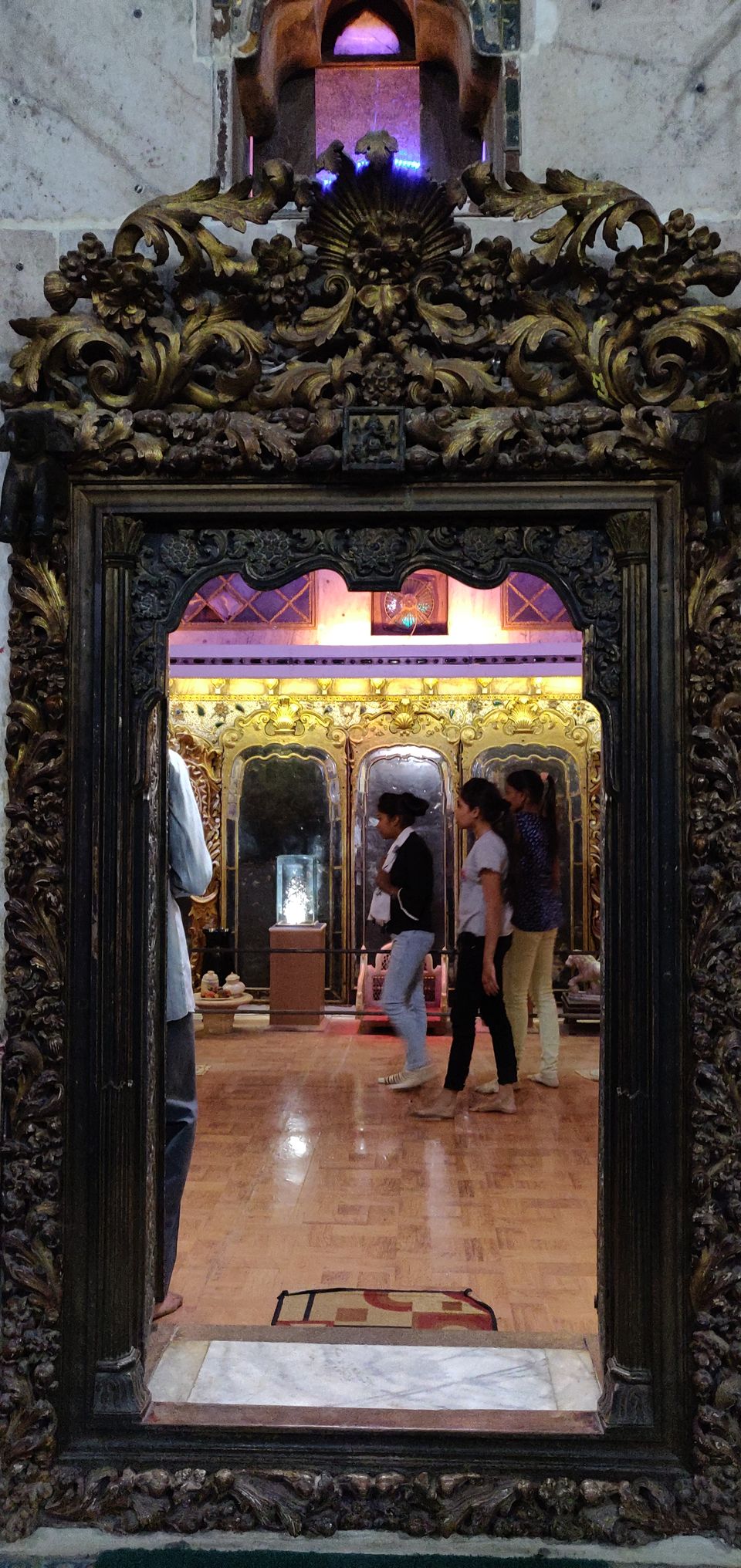 Photo of Aaina Mahal Palace, Old Dhatia Falia, Bhuj, Gujarat, India by Divisha - The Diadeb