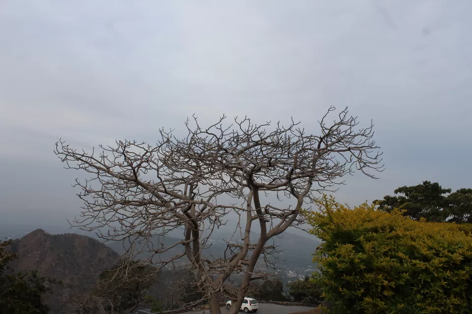 Photo of Sajjangarh Monsoon Palace, Sajjan Garh Road, near Mewar Garh hotel, Eklavya Colony, Udaipur, Rajasthan, India by Divisha - The Diadeb