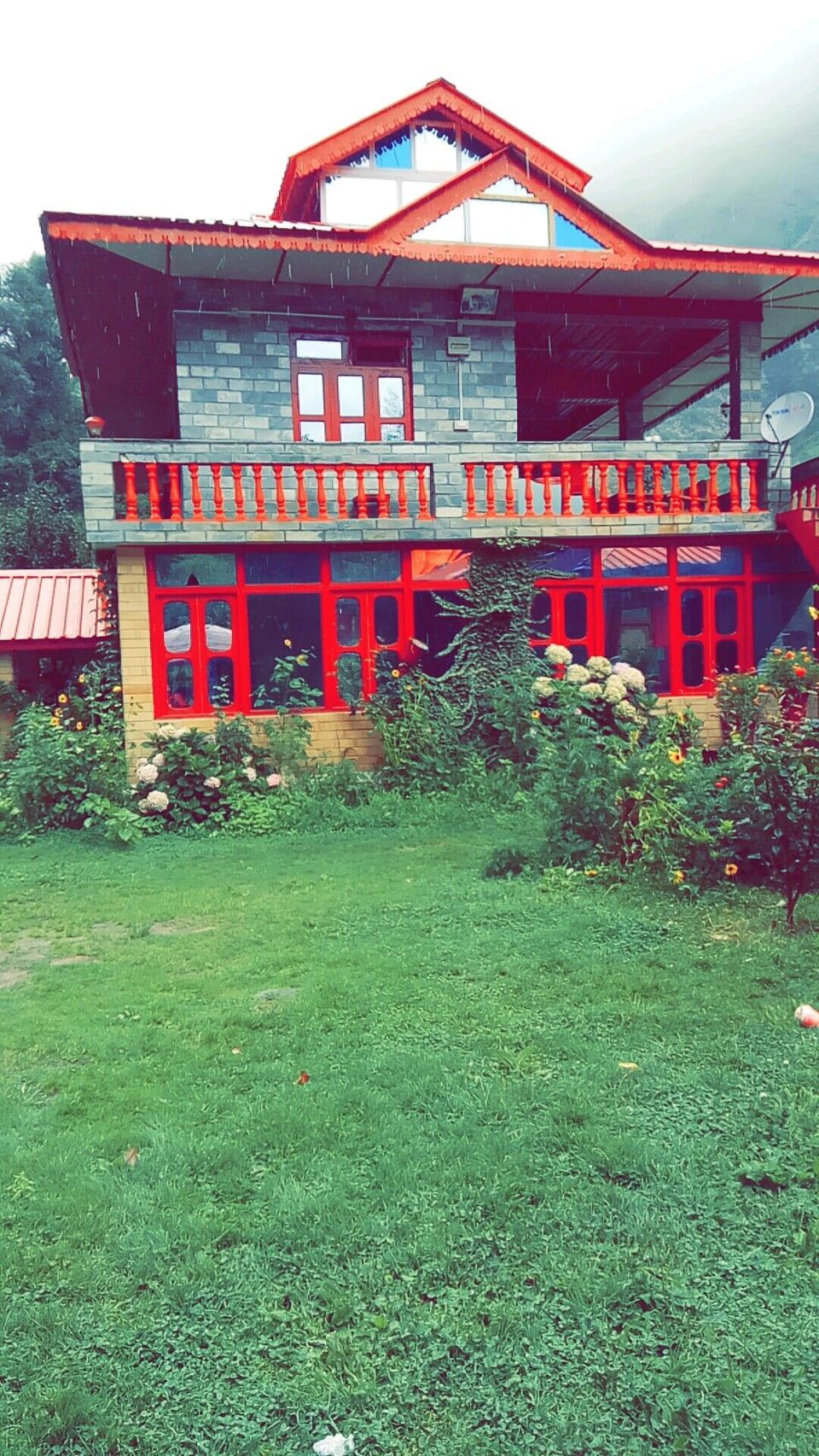 Photo of Tirthan Valley, Pekhri, Himachal Pradesh, India by The Wolf Girl