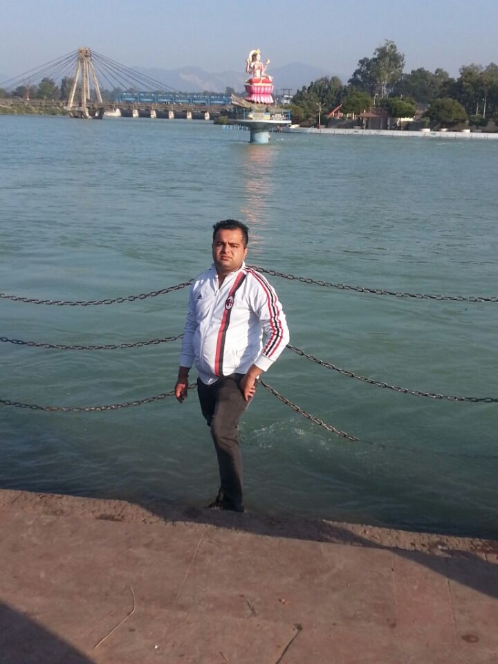 Photo of Rishikesh, Uttarakhand, India by Sagar Kathuria