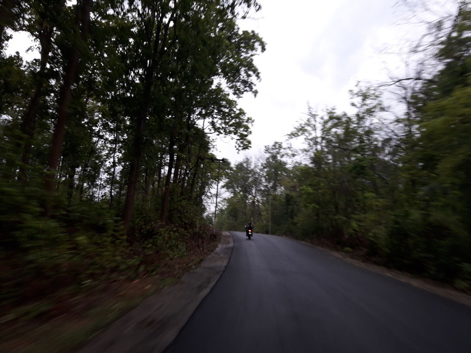 Photo of Putudi Waterfall, Sesakera, Odisha, India by Tanmoy Moulik