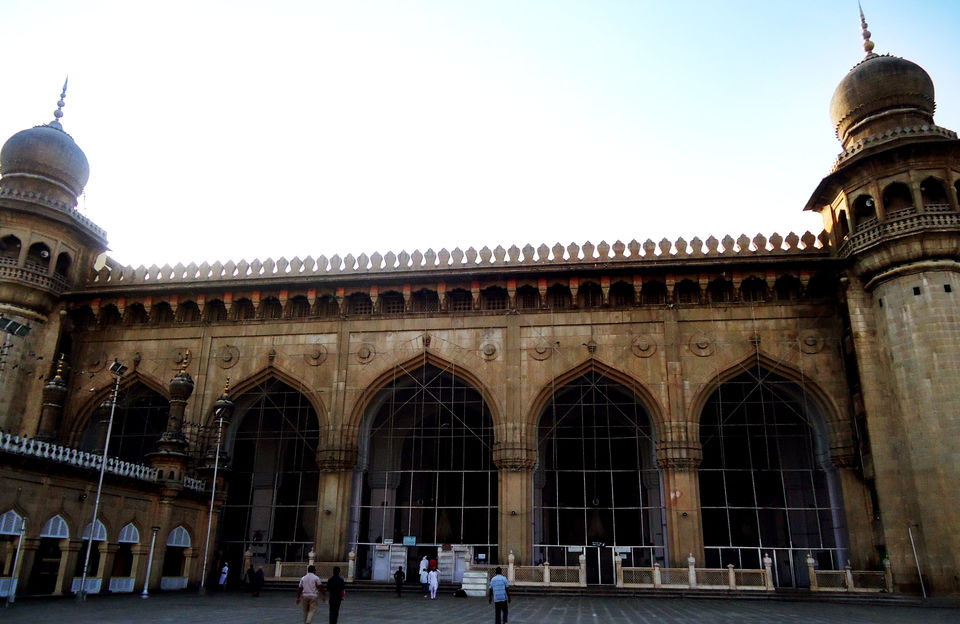 Photo of Mecca Masjid, Ghansi Bazaar, Hyderabad, Telangana, India by Ananiah Blessing