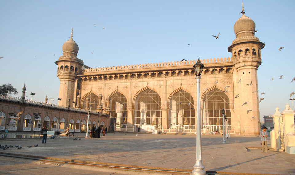 Photo of Mecca Masjid, Ghansi Bazaar, Hyderabad, Telangana, India by Ananiah Blessing
