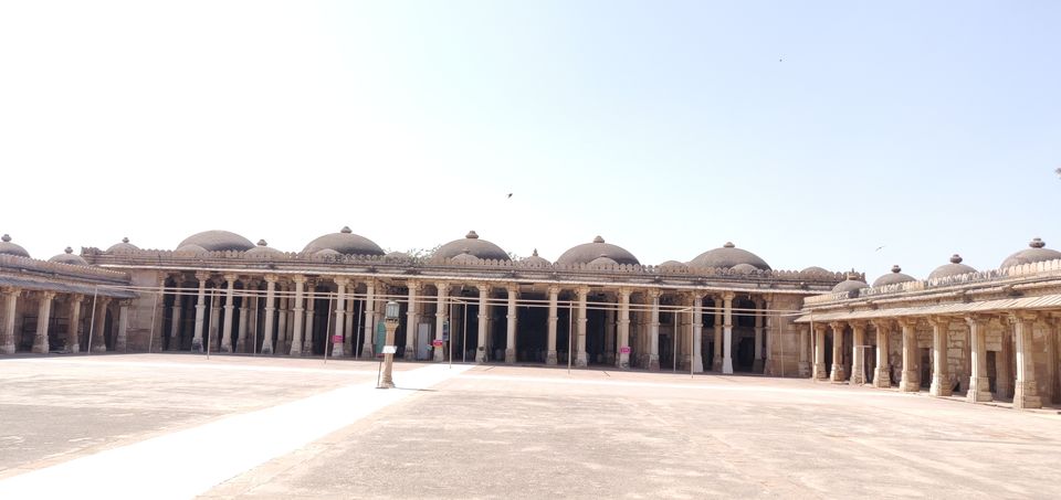 Photo of Sarkhej Roza (the living monument) 2/10 by akash