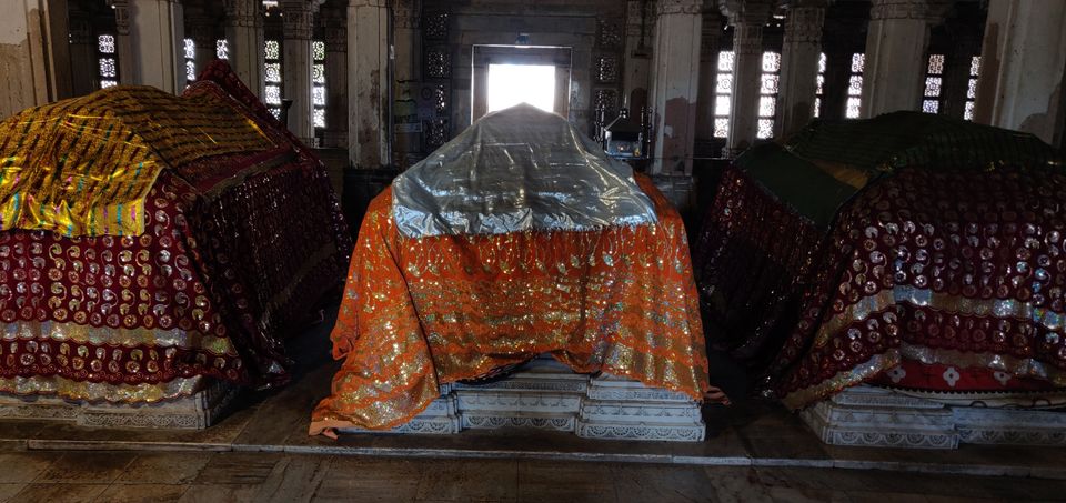 Photo of Sarkhej Roza (the living monument) 8/10 by akash