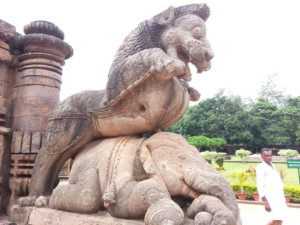 Photo of UNESCO World Heritage Site :- Konark Sun Temple 4/39 by Venkatesh Polisetti