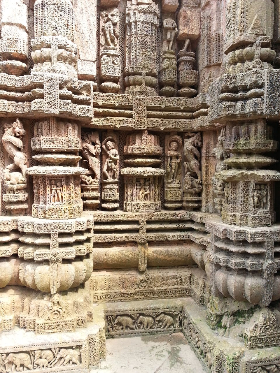 Photo of UNESCO World Heritage Site :- Konark Sun Temple 28/39 by Venkatesh Polisetti