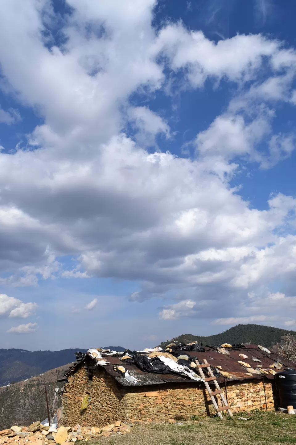 Photo of Dudkanedhar, Bhowali Range, Uttarakhand by Amer Ghauri