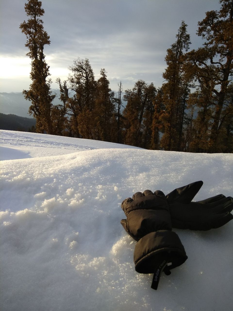 Photo of Kedarkantha Summit, Bandiyar, Uttarakhand, India by Ratan Tatikonda