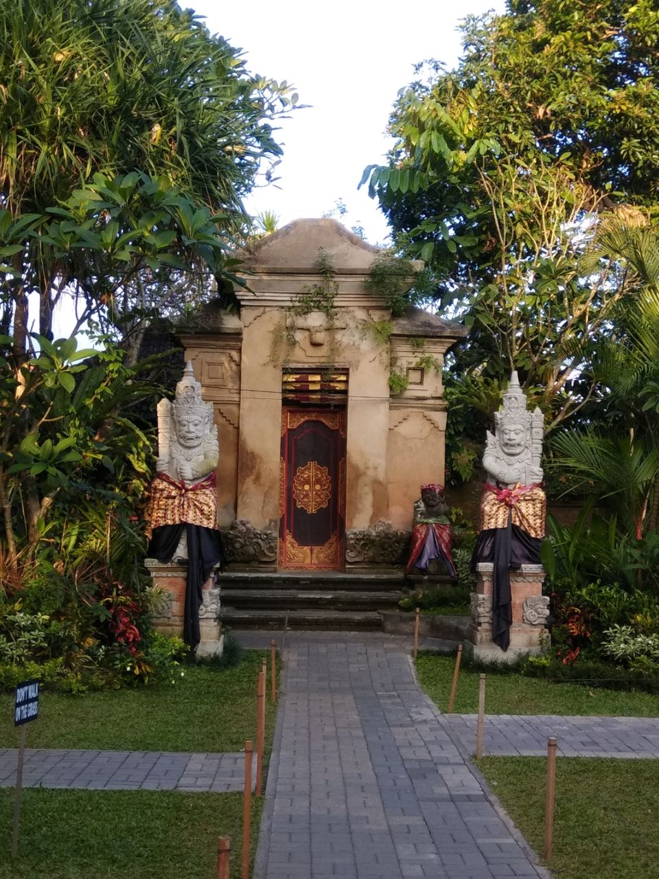Photo of Peliatan Royal Palace, Peliatan, Ubud, Gianyar, Bali, Indonesia by Ratan Tatikonda