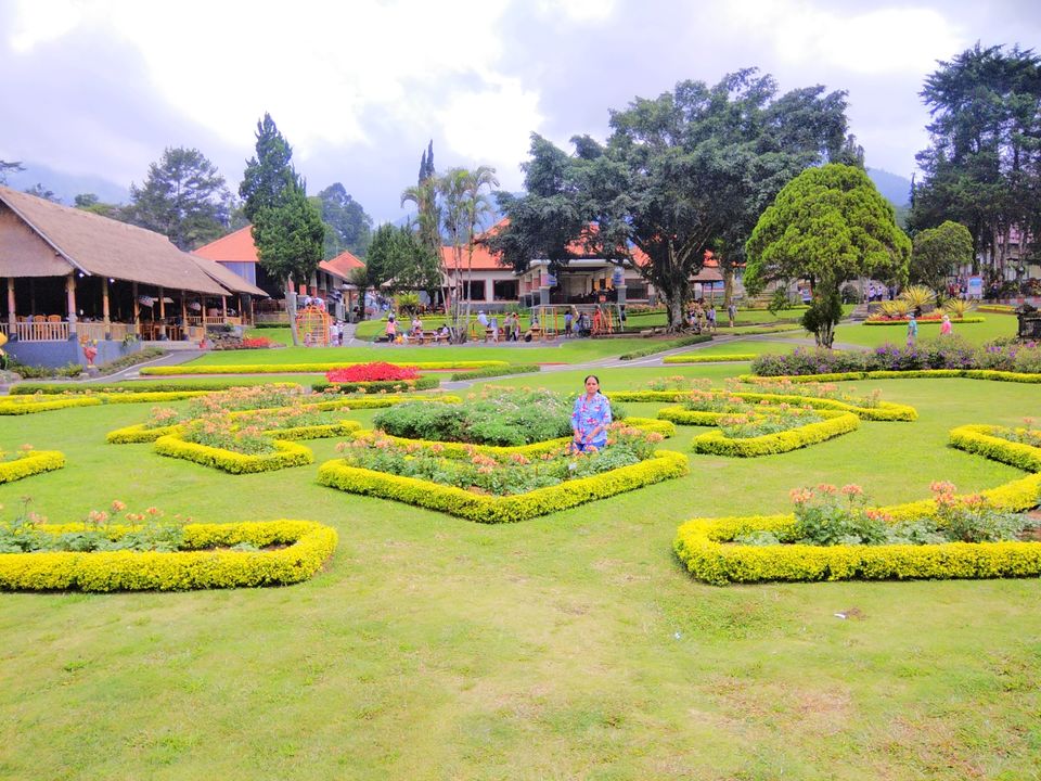 Photo of Ulun Danu Beratan Temple, Danau Beratan, Candikuning, Tabanan Regency, Bali, Indonesia by Ratan Tatikonda