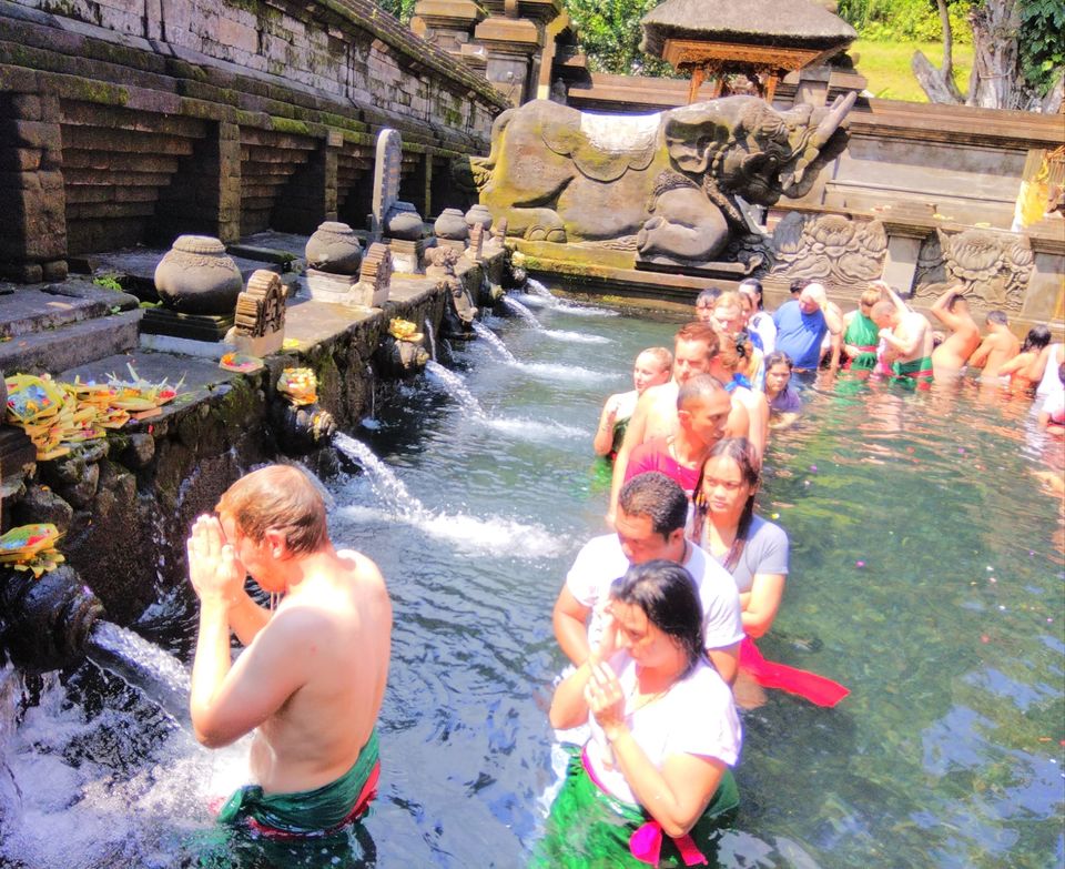 Photo of Tirta Empul Temple, Jalan Tampaksiring, Manukaya, Gianyar, Bali, Indonesia by Ratan Tatikonda