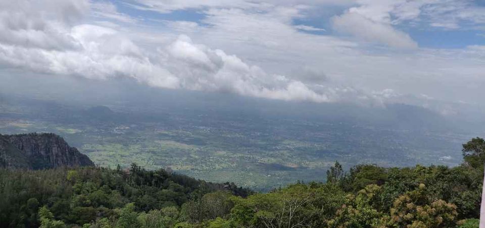 Photo of Yercaud Hill Station, Kombaikkadu, Tamil Nadu, India by globetrotterush5