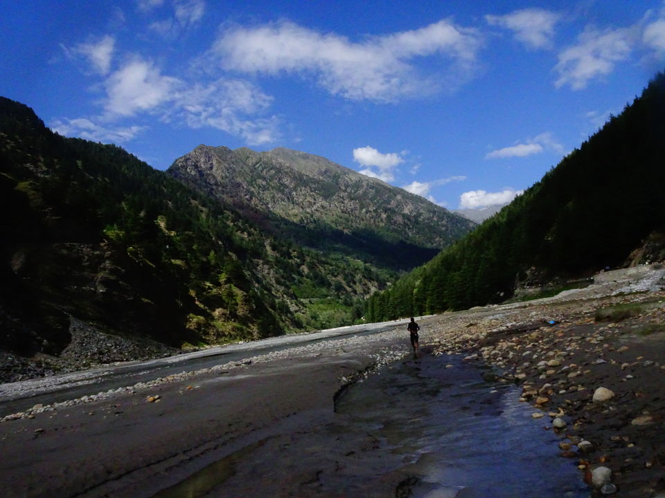 Photo of Ascending Vertical Limits... 2/5 by Hasnain Czar