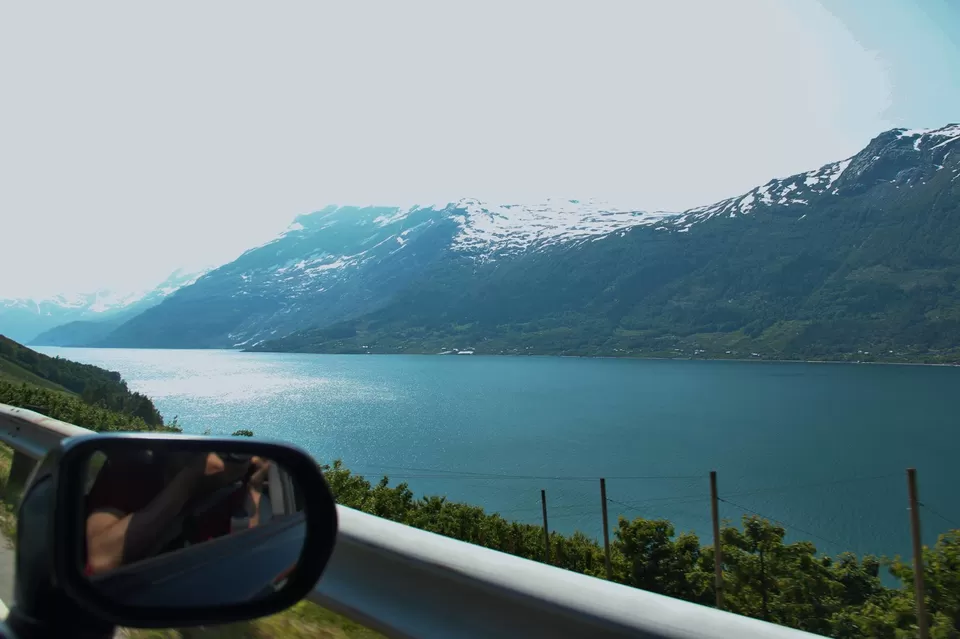 Photo of Hardangerfjorden, Hardangerfjorden, Norge by Abhishek Kumar