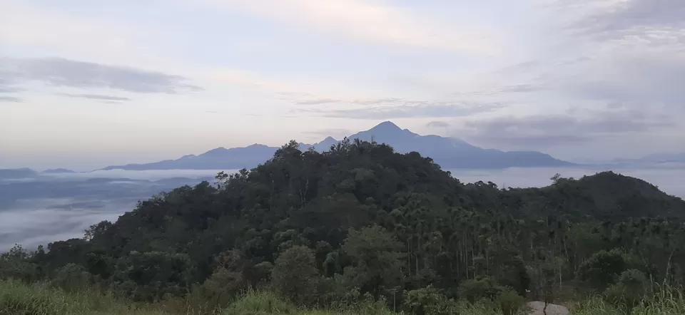 Photo of Kurumbalakotta View Point, Kerala, India by Gypsy