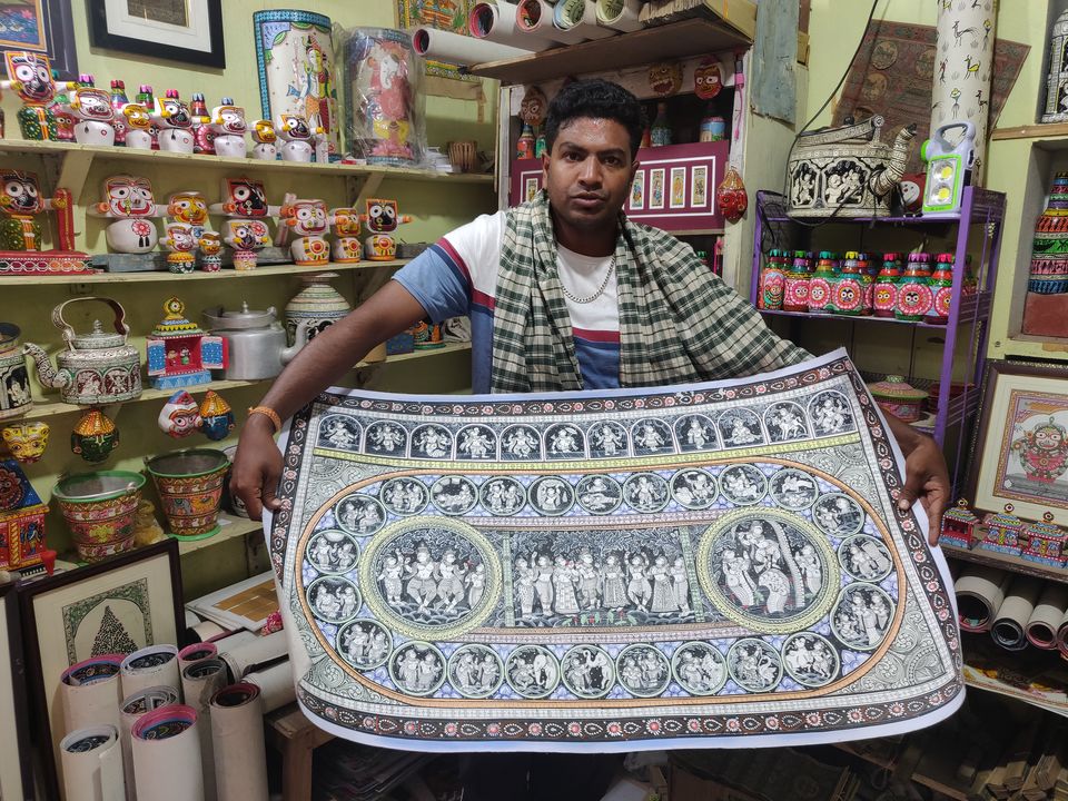 Photo of Raghurajpur, Odisha - Home to Pattachitra Artisans, a tourist's favorite! by Sameet Pattnaik