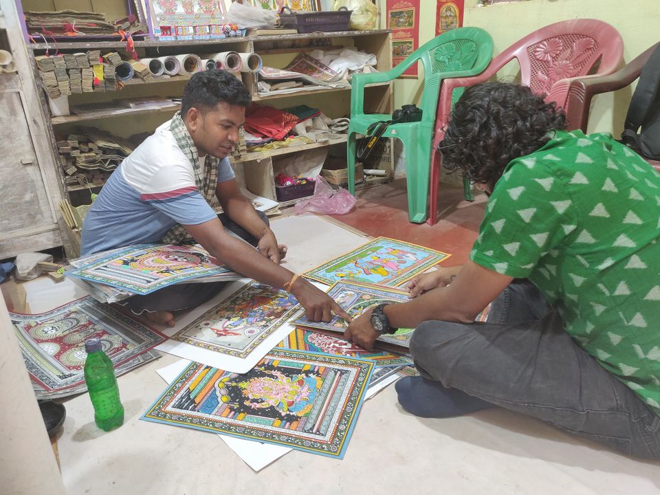 Photo of Raghurajpur, Odisha - Home to Pattachitra Artisans, a tourist's favorite! by Sameet Pattnaik